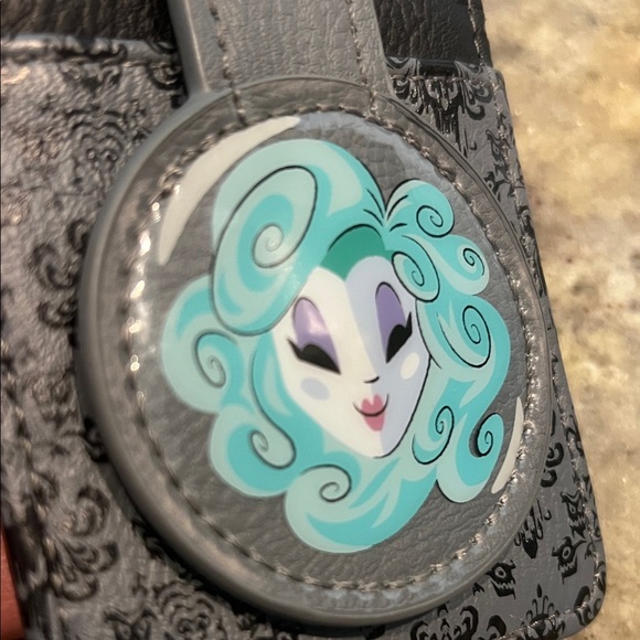 Disney Madame Leota Haunted Mansion Credit Card Wallet Cardholder - Picture 2 of 7